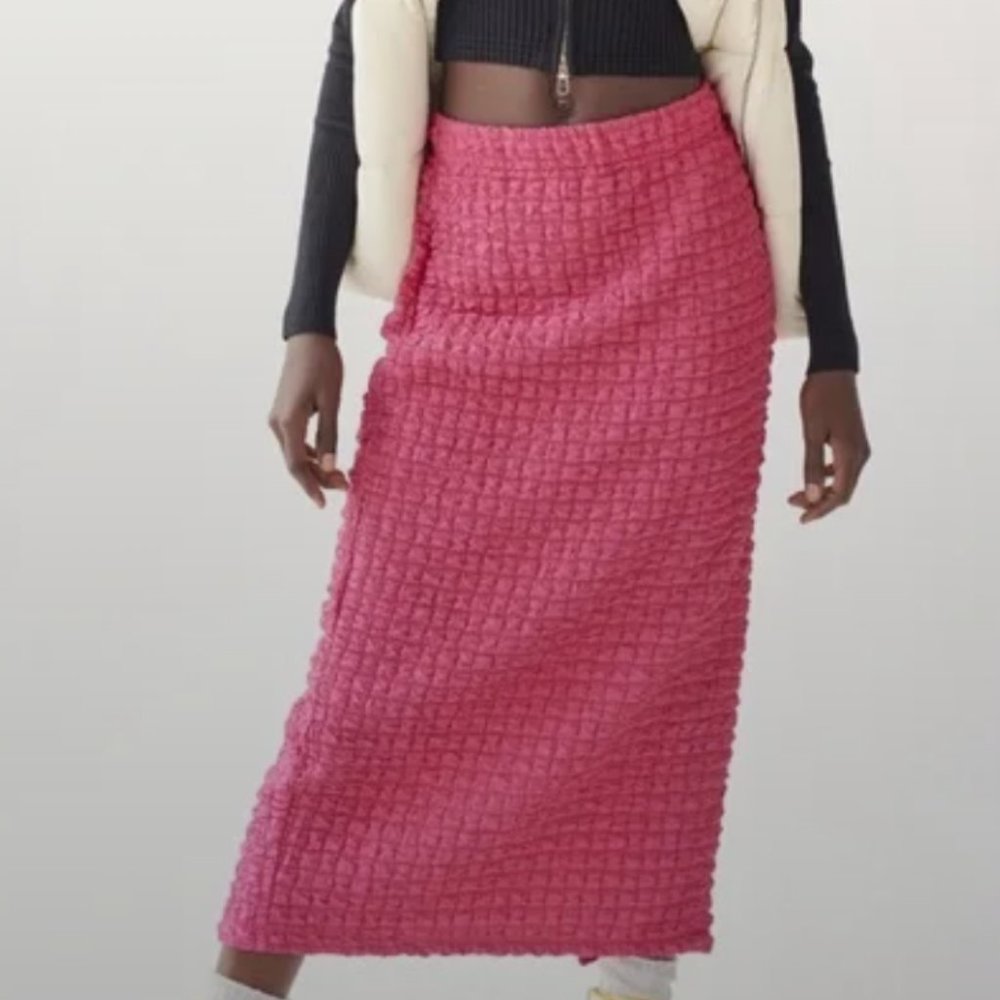 URBAN OUTFITTERS | Kimmy Bubble Midi Skirt